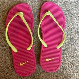 Women’s Nike Sandals 🎉🛍